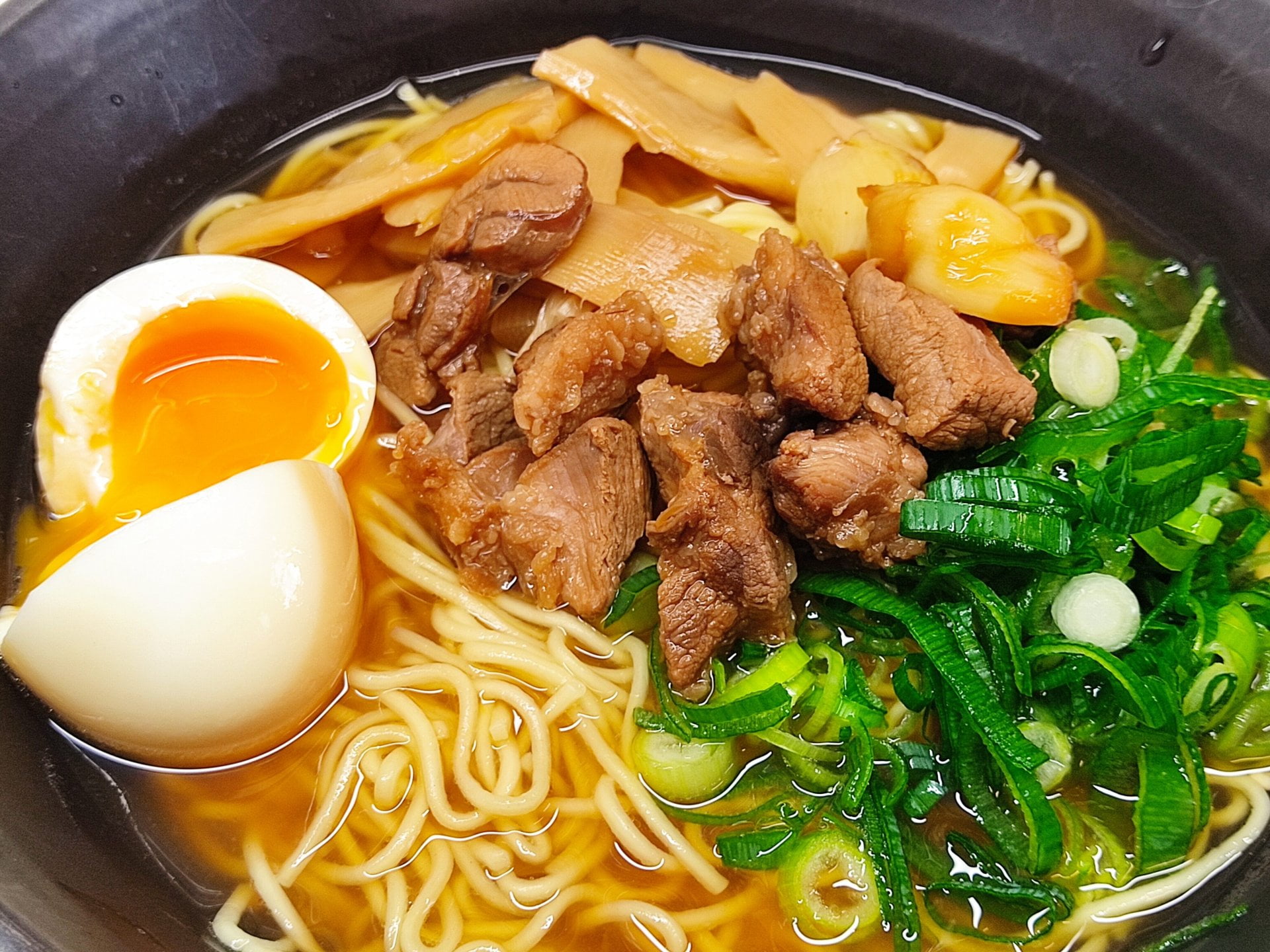 豚骨より10倍旨い猪骨イノシシラーメン